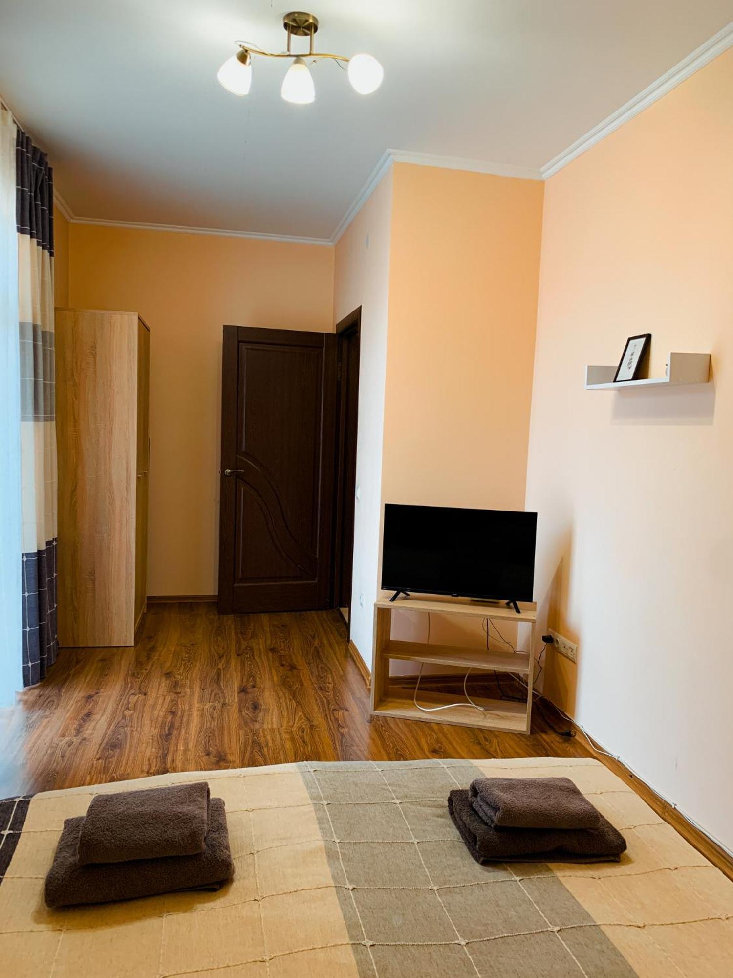 Apartments Domovik Мостова 5 Кв 38 Mukacheve Exterior photo